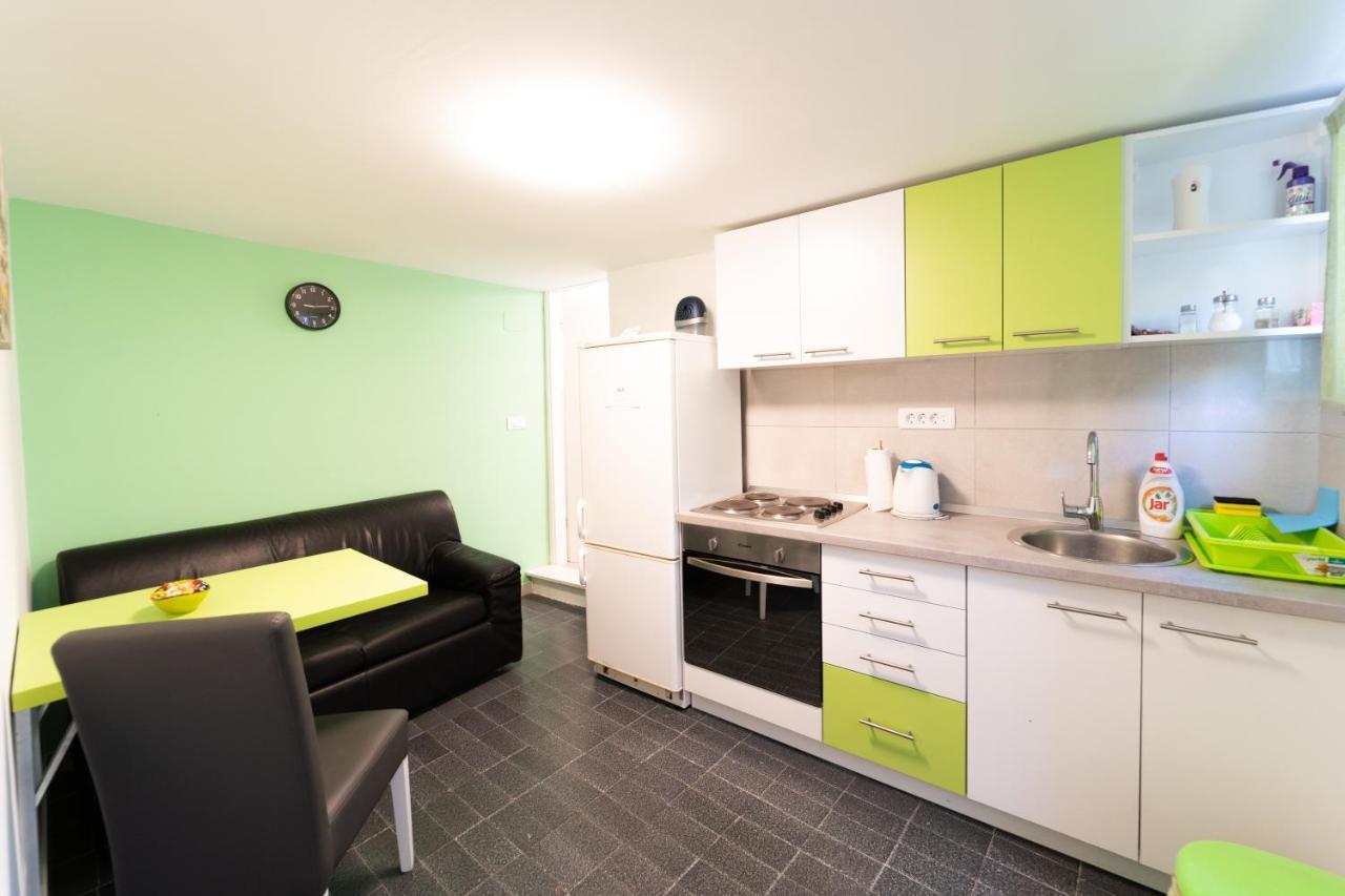 Apartment Fly Split Exterior foto